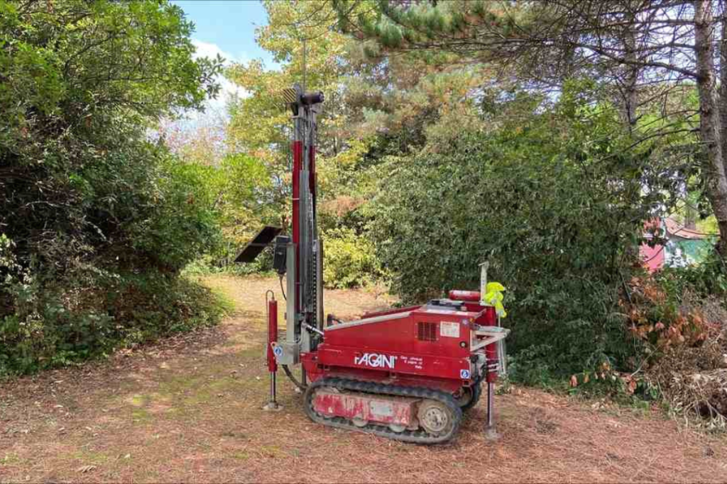 Réalisation de sondages pour un diagnostique G2 AVP à Gaillac, en intégrant des contraintes hydrogéologiques en bordure du Tarn.