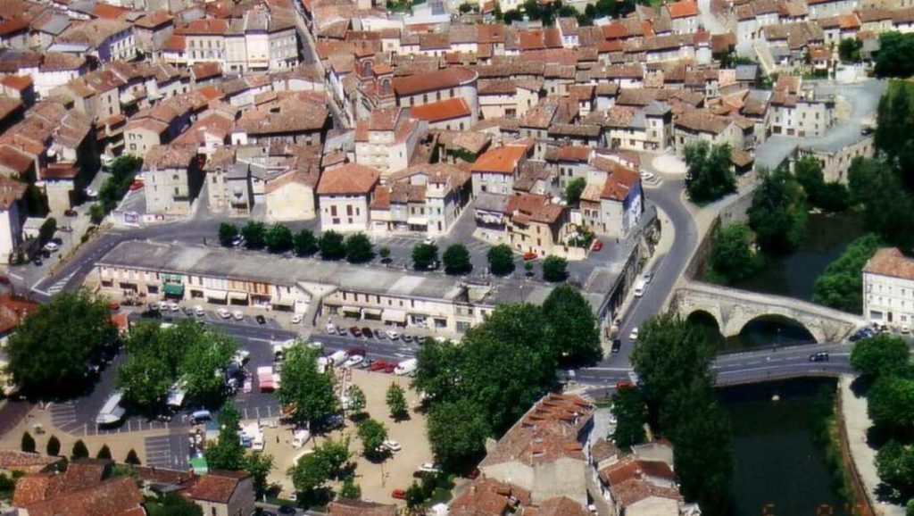 Sondage géotechnique à la foreuse sur chenilles pour une Étude de sol à Graulhet en zone argileuse.